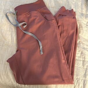 Figs mauve joggers